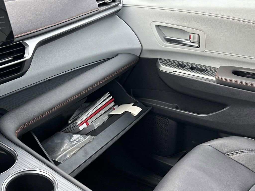 Certified 2021 Toyota Sienna XSE image 35