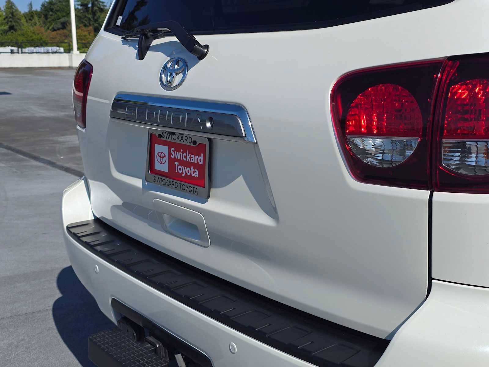 Used 2018 Toyota Sequoia Platinum AWD/4WD image 13