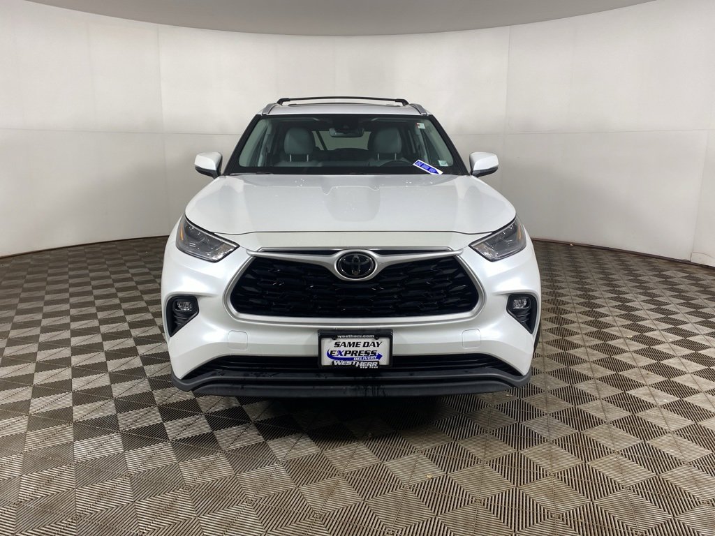 Used 2023 Toyota Highlander XLE image 11