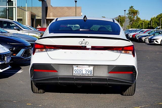 Certified 2025 Hyundai Elantra Sport image 9