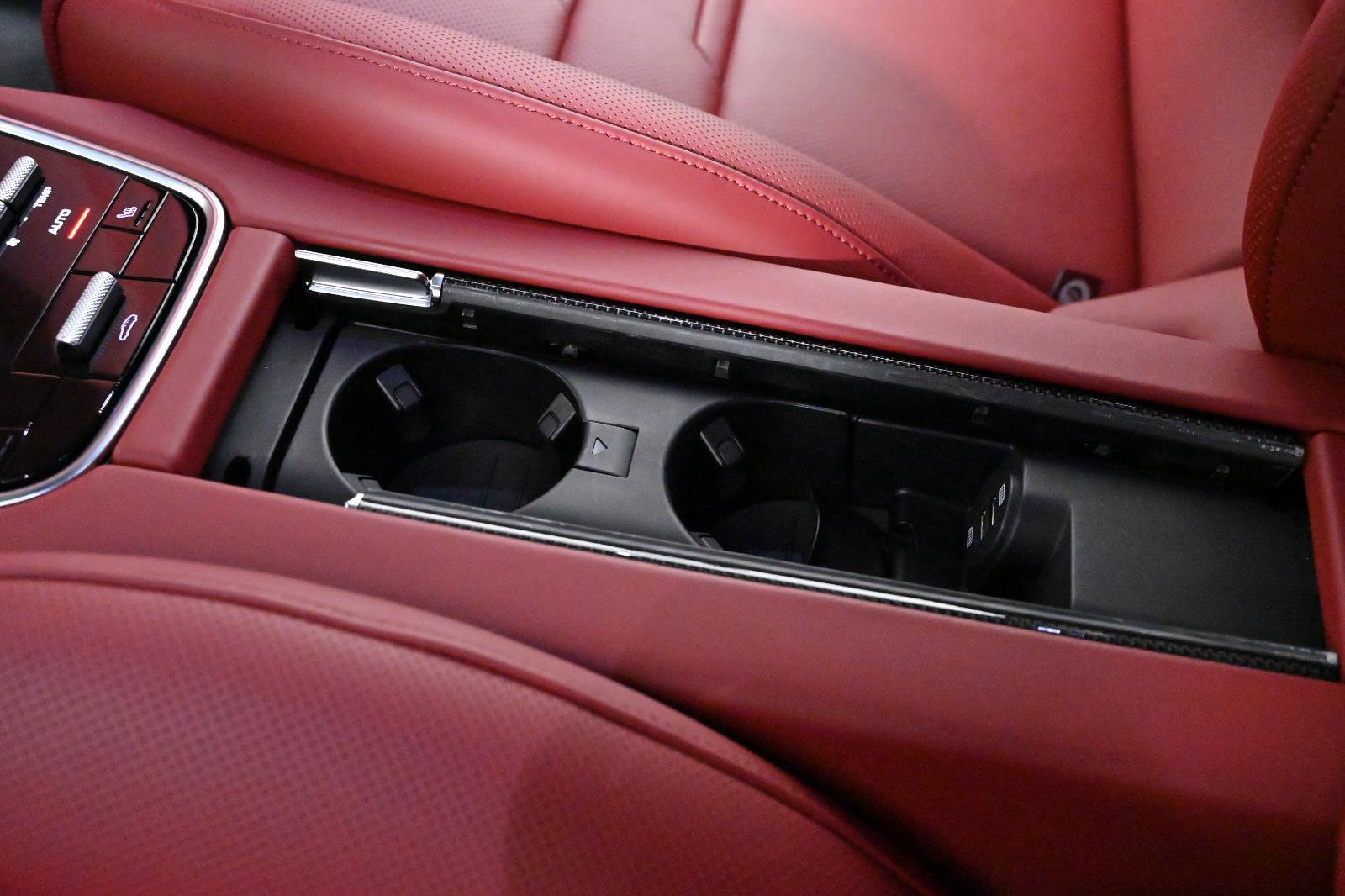 Used 2020 Porsche Panamera GTS image 43