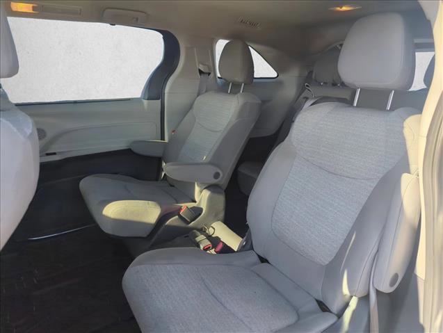 Certified 2021 Toyota Sienna LE image 19