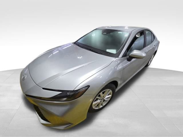 Used 2025 Toyota Camry LE image 13