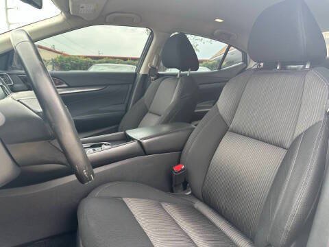 Used 2019 Nissan Maxima 3.5 S w/ Floor Mat Group FWD image 10