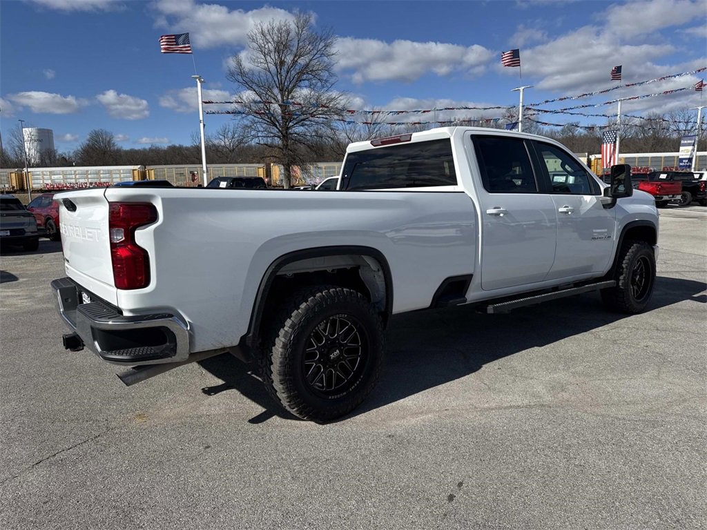 Used 2024 Chevrolet Silverado 2500 LT w/ Convenience Package image 5