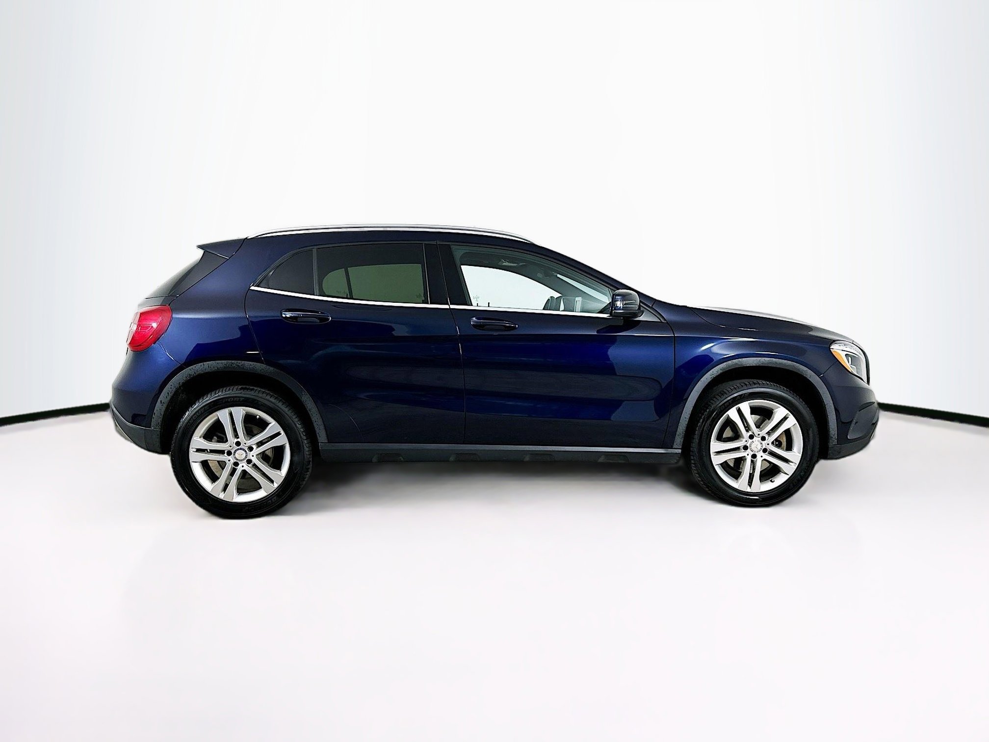 Used 2017 Mercedes-Benz GLA 250 4MATIC image 10
