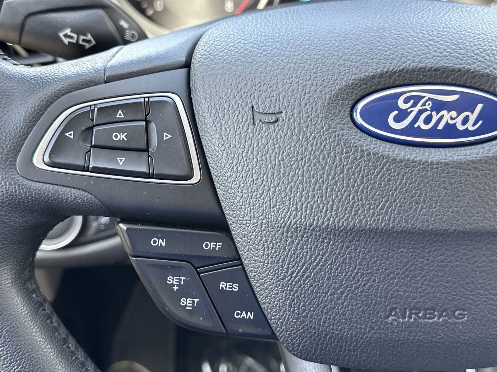 Used 2019 Ford Escape Titanium AWD/4WD image 14