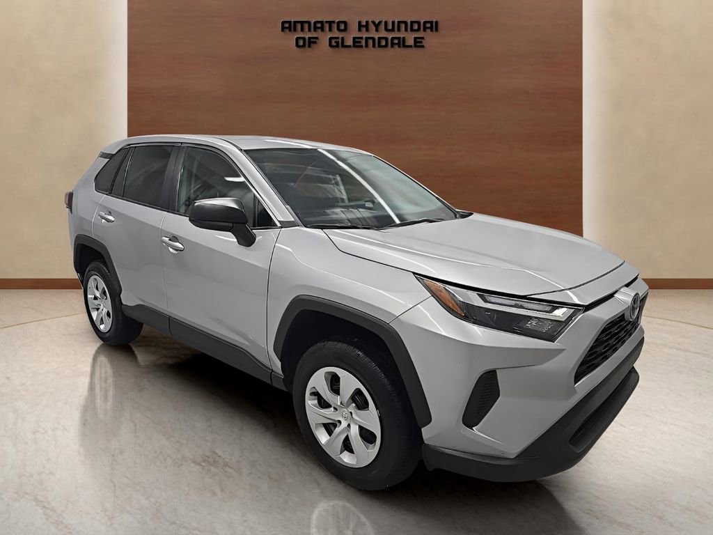 Used 2023 Toyota RAV4 LE image 8