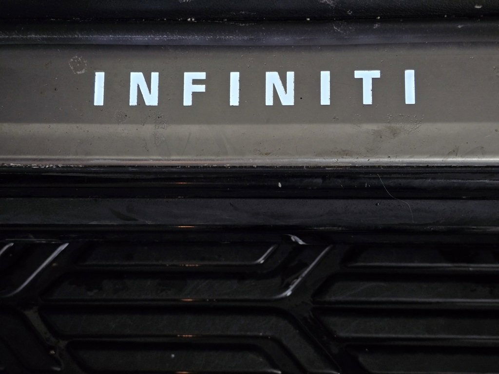 Used 2022 INFINITI QX80 Sensory w/ All-Season Package image 16