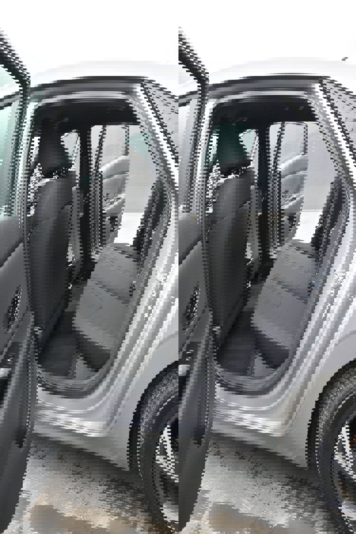 Certified 2025 Hyundai Elantra Sport image 24