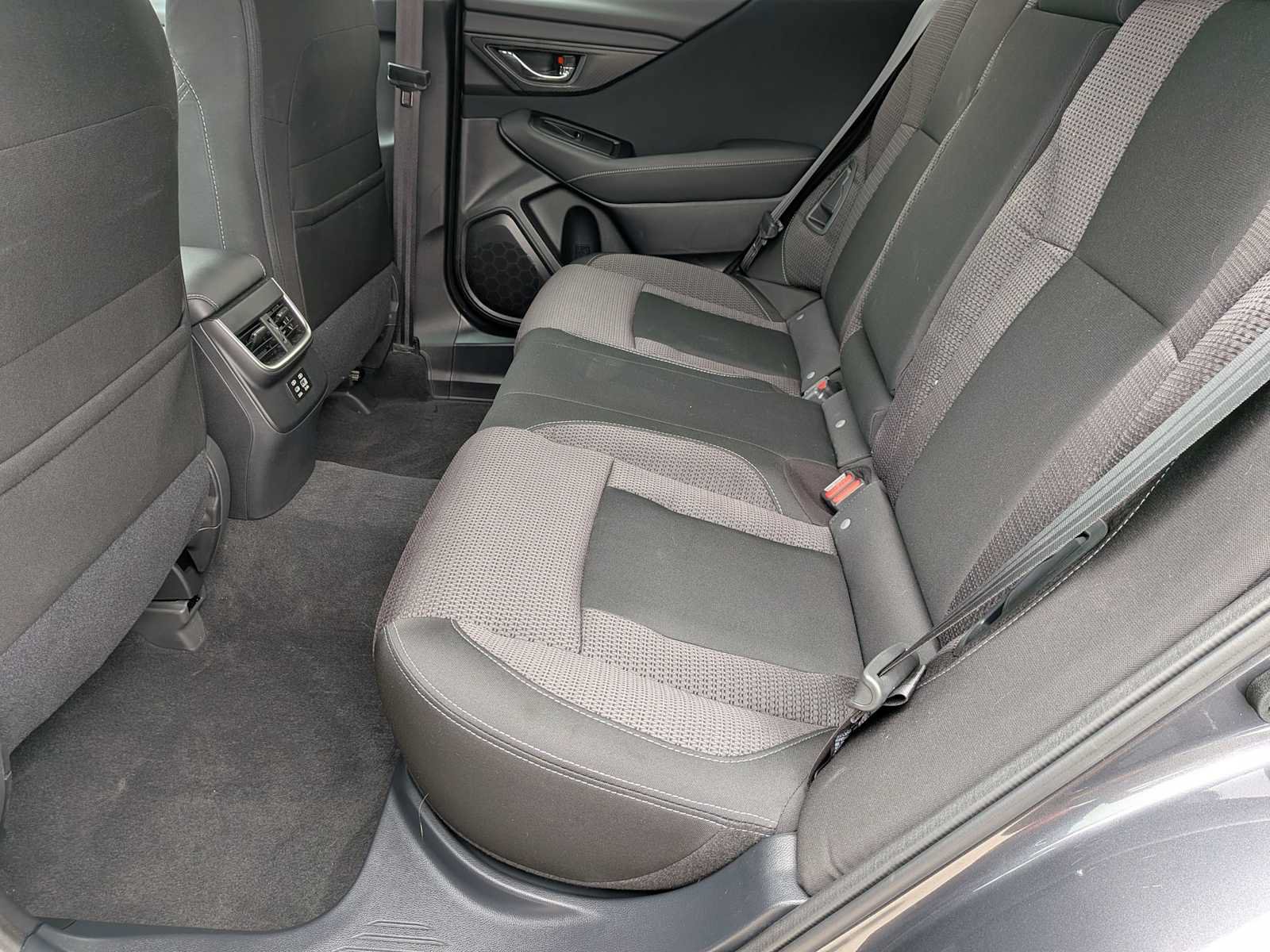 Used 2024 Subaru Outback Premium AWD/4WD image 18