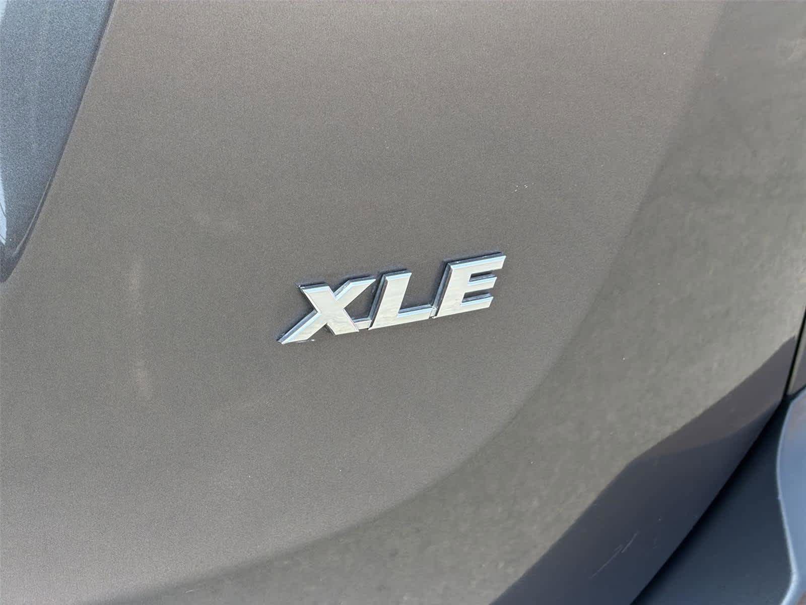 Used 2015 Toyota RAV4 XLE FWD image 8