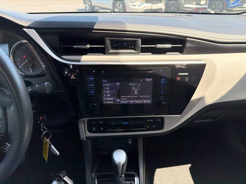 Used 2017 Toyota Corolla LE w/ Carpet Mat Package (TMS) FWD image 36