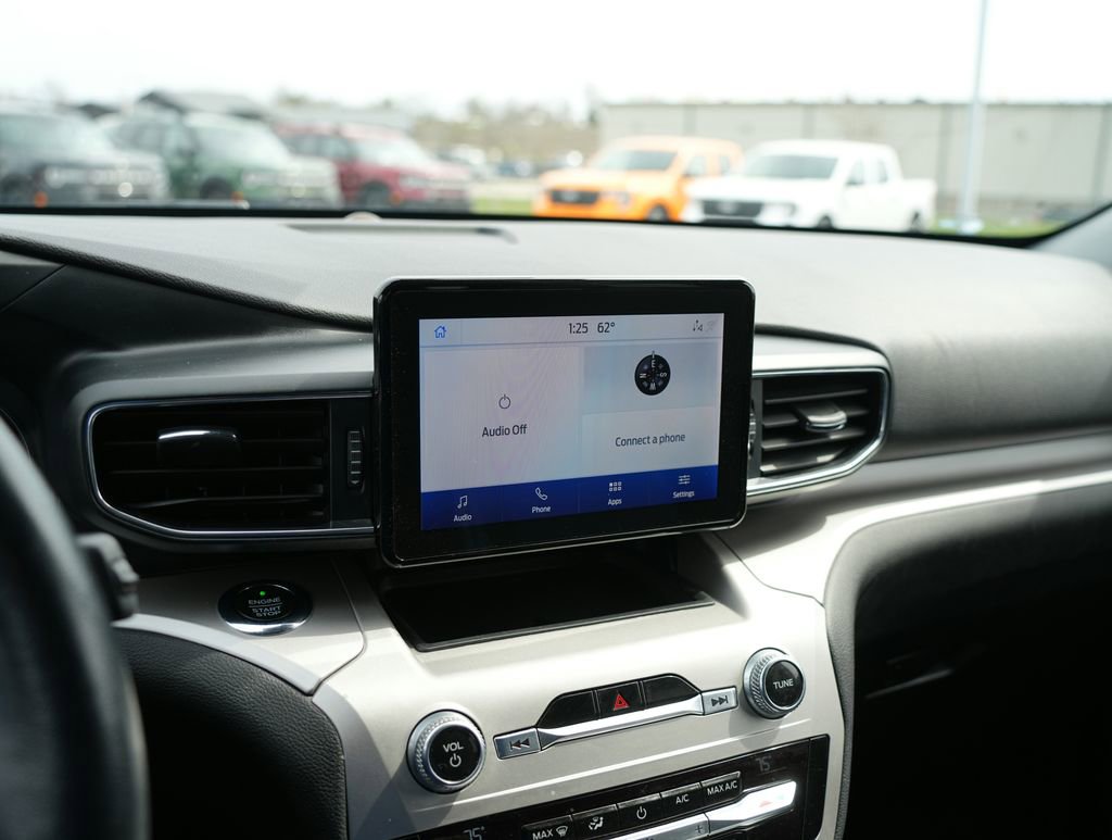 Used 2020 Ford Explorer XLT w/ Equipment Group 202A image 13