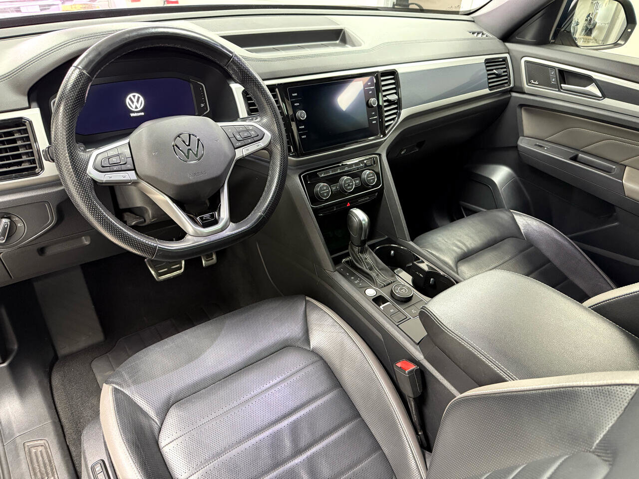 Used 2021 Volkswagen Atlas Cross Sport SEL Premium image 27