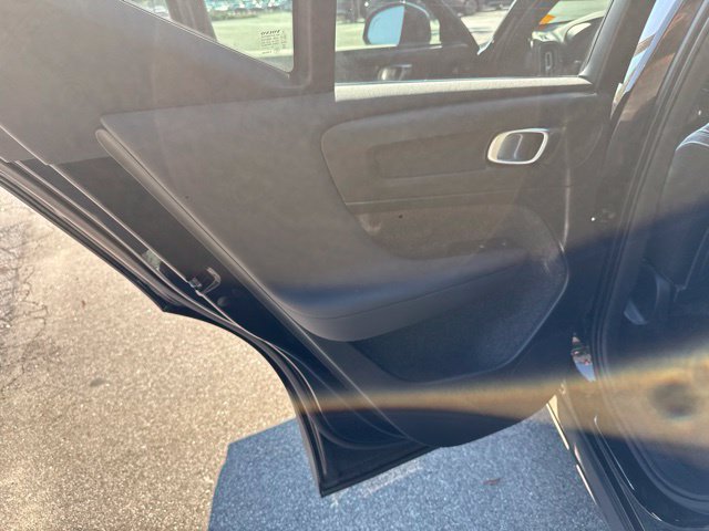 Used 2022 Volvo XC40 P8 Recharge Plus AWD/4WD image 14