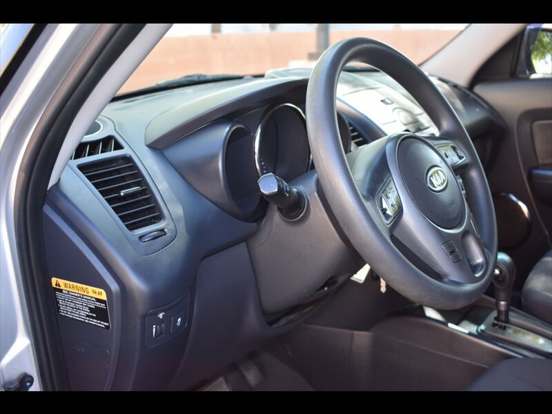 Used 2010 Kia Soul + FWD image 13