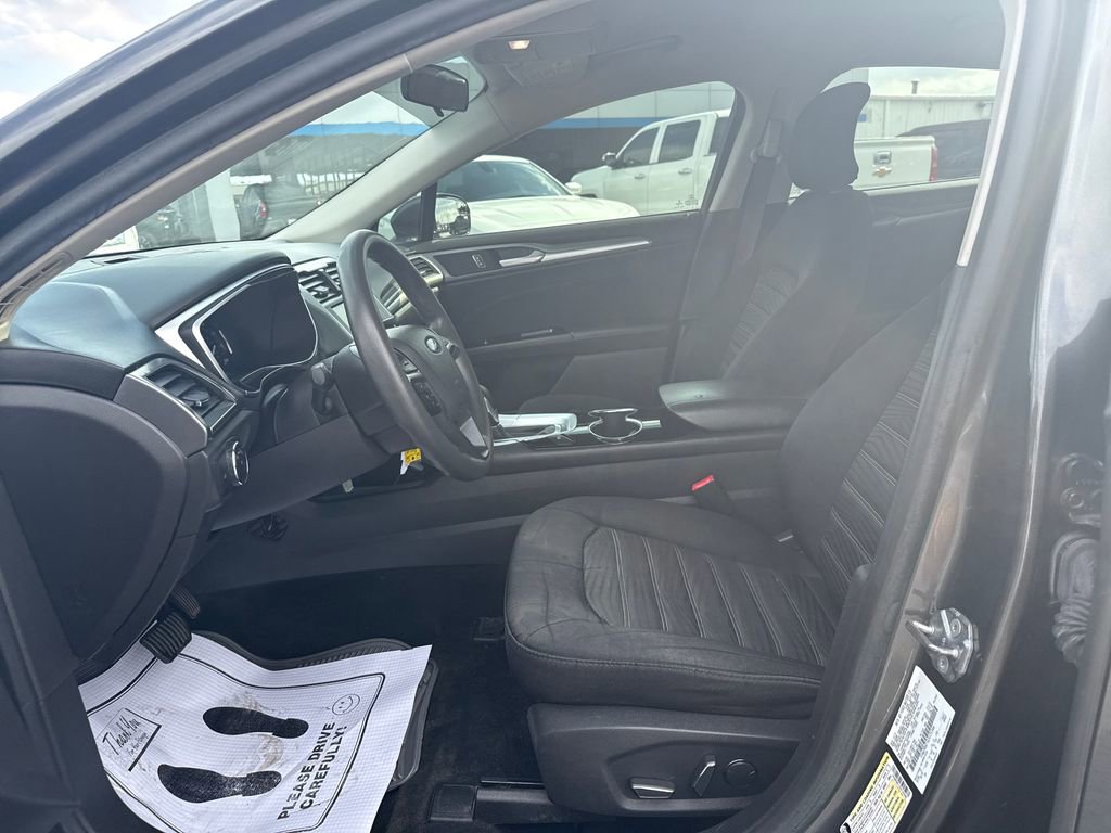 Used 2016 Ford Fusion SE image 10