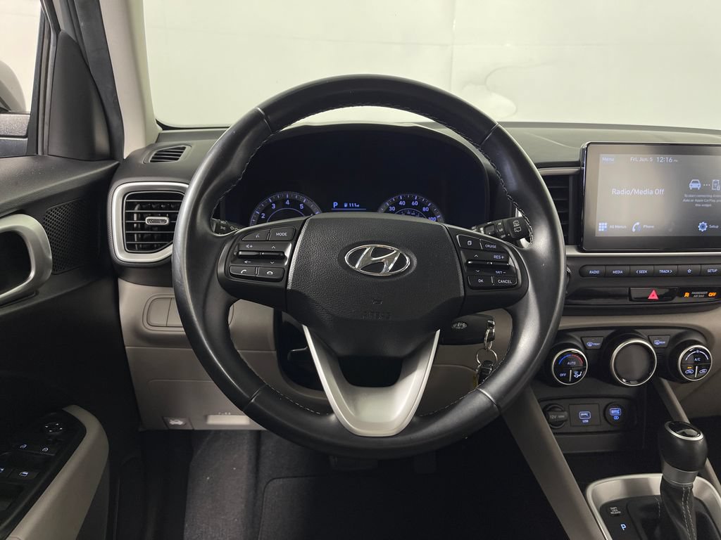 Used 2020 Hyundai Venue SEL w/ Convenience Package FWD image 15