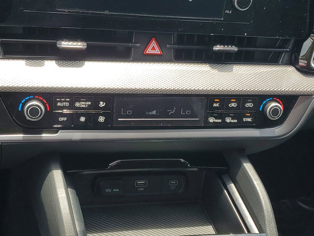 New 2025 Kia Sportage LX FWD image 17