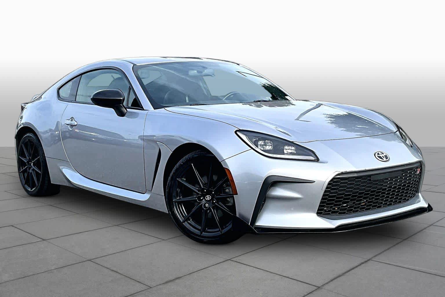 Used 2023 Toyota GR86 Premium RWD image 3