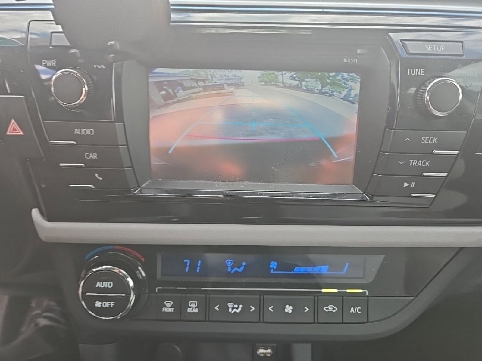 Used 2016 Toyota Corolla LE FWD image 14