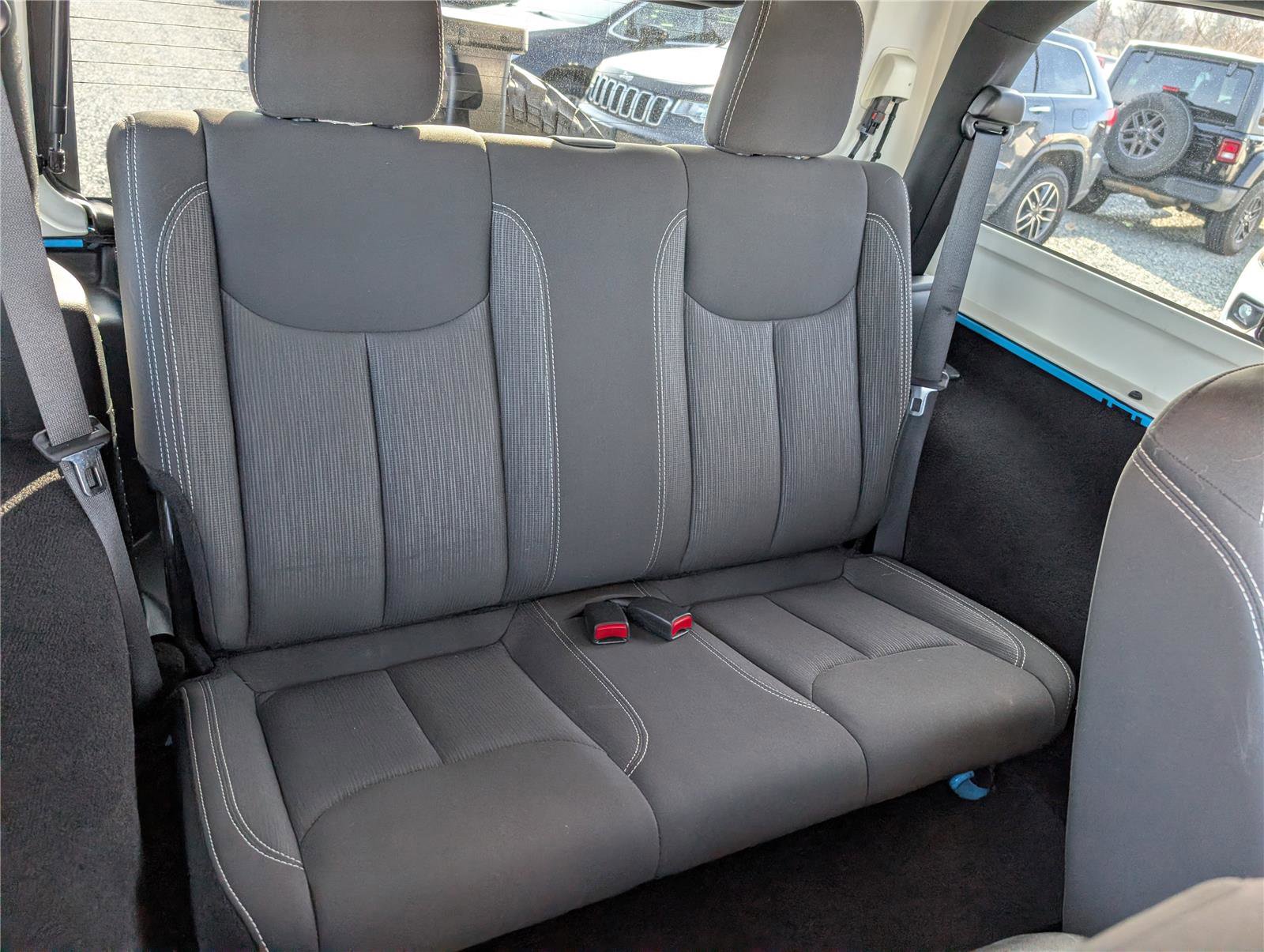 Used 2018 Jeep Wrangler Rubicon w/ Power Convenience Group image 14