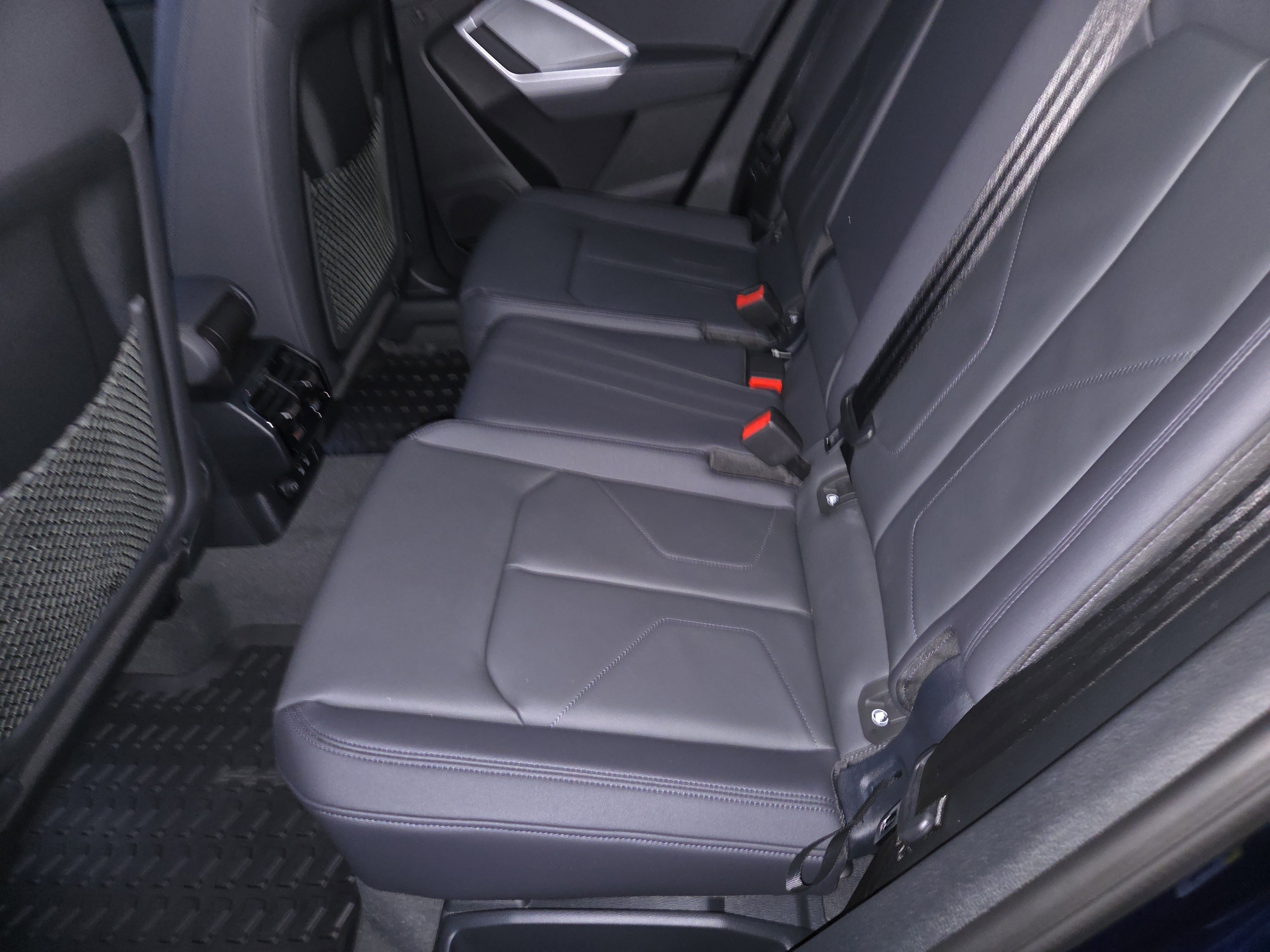 New 2025 Audi Q3 2.0T Premium image 6