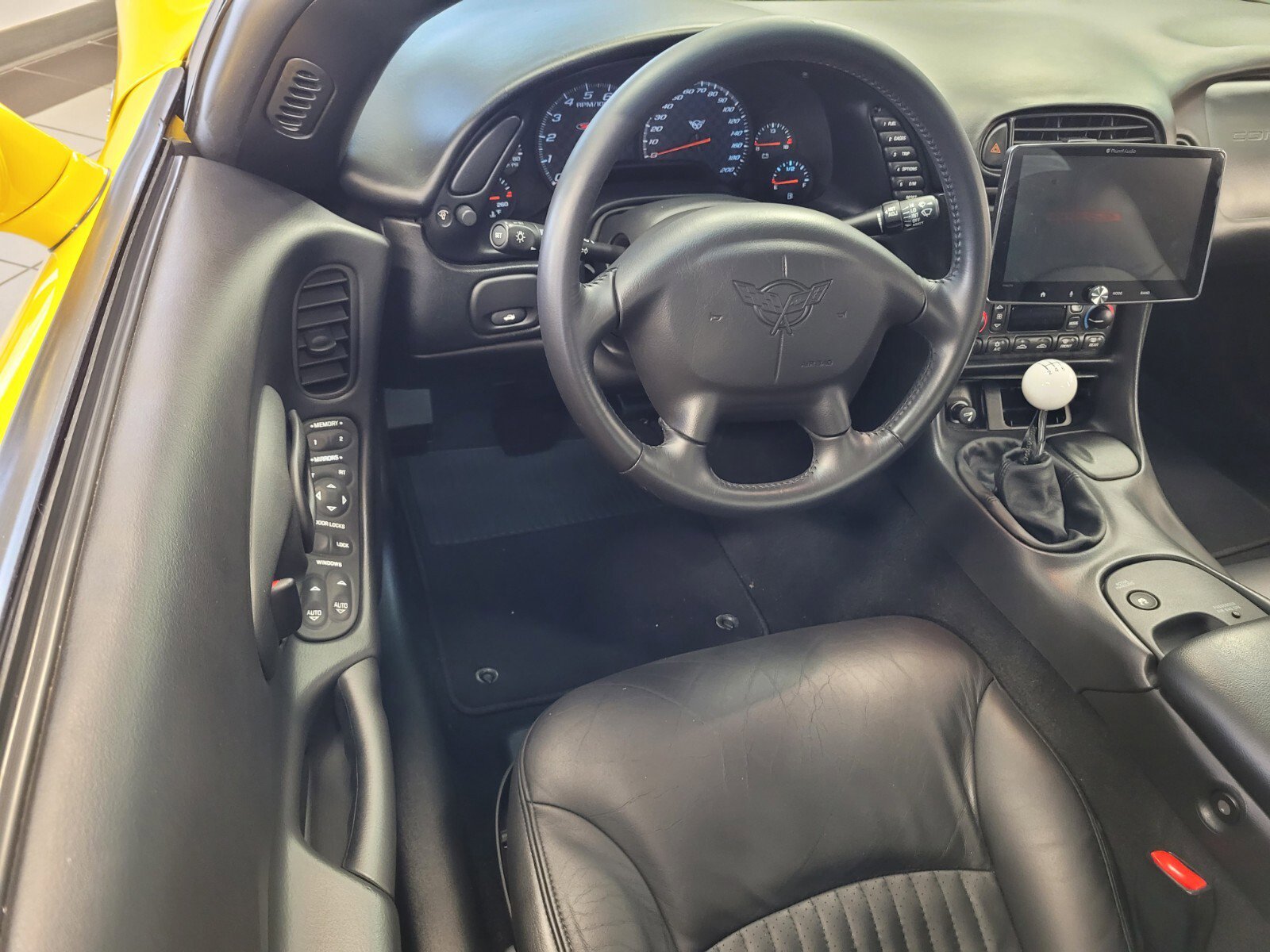 Used 2001 Chevrolet Corvette Z06 w/ Memory Pkg image 10