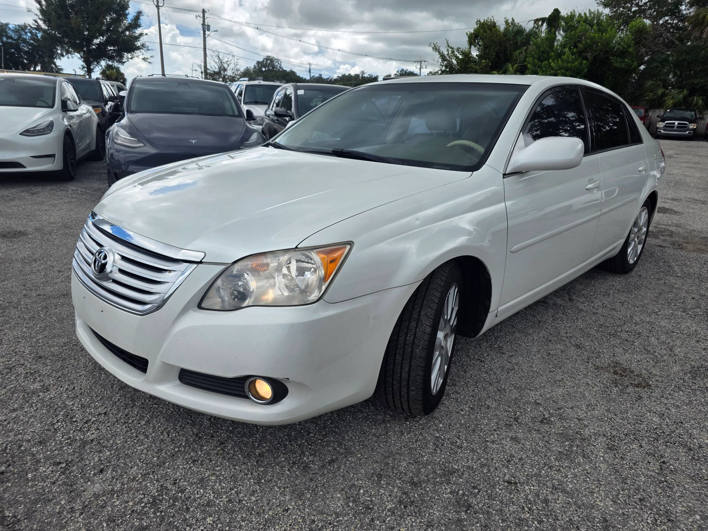 Used 2008 Toyota Avalon XLS FWD image 3