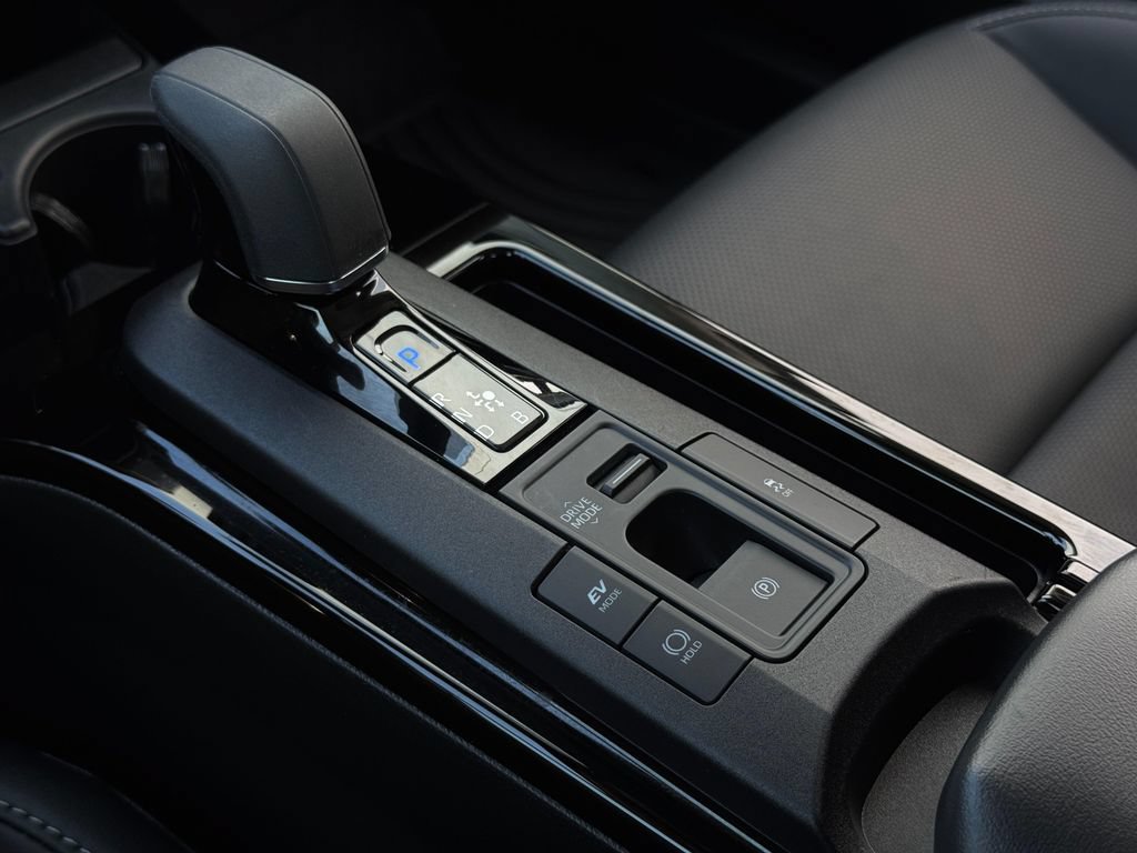 Certified 2025 Toyota Prius XLE AWD/4WD image 20