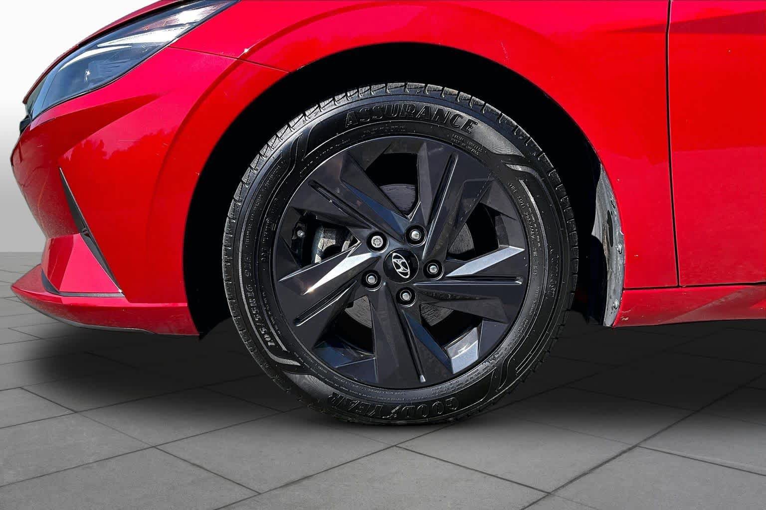Used 2022 Hyundai Elantra SEL FWD image 18