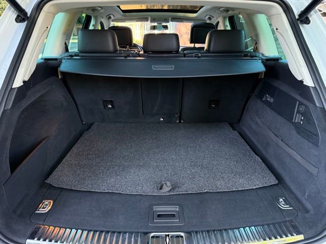 Used 2015 Volkswagen Touareg Sport AWD/4WD image 30