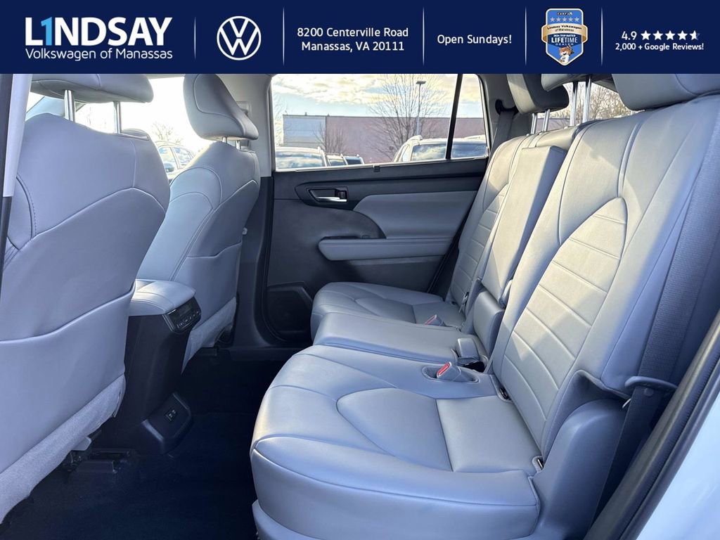 Used 2020 Toyota Highlander XLE image 10