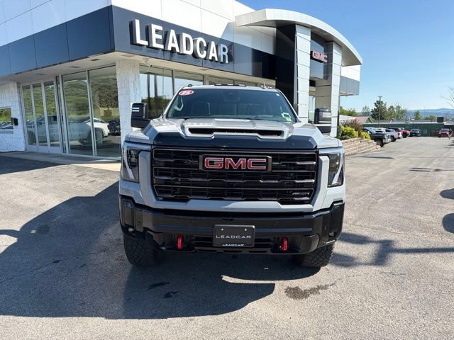 Used 2025 GMC Sierra 2500 AT4X AWD/4WD image 8