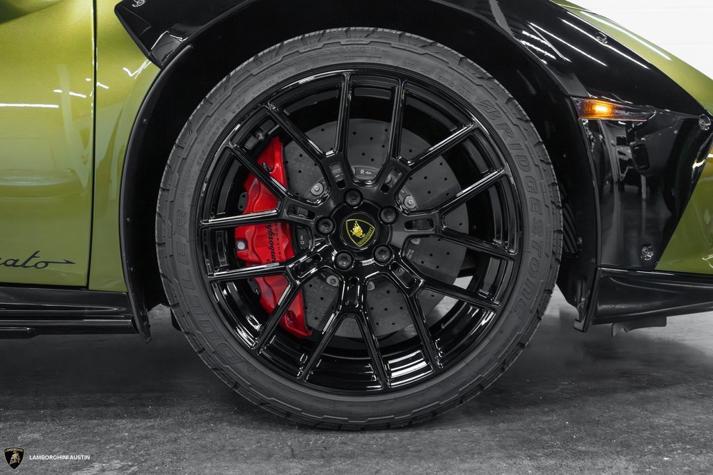 Used 2024 Lamborghini Huracan Sterrato image 18