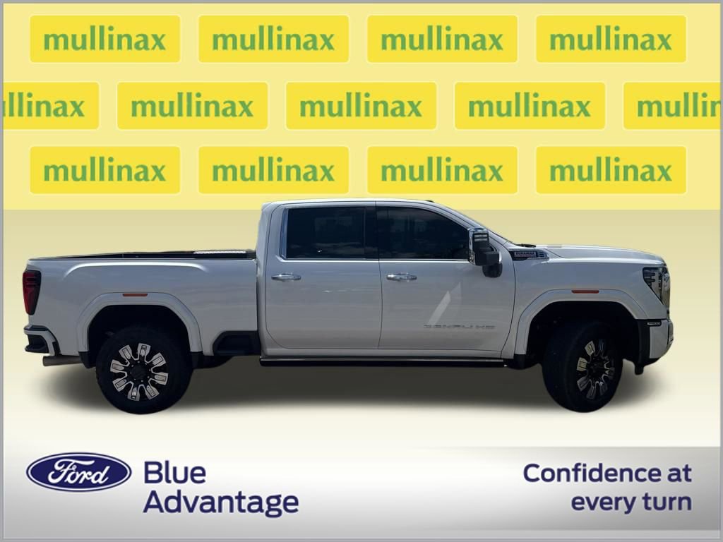 Used 2024 GMC Sierra 3500 Denali w/ Denali Reserve Package image 2