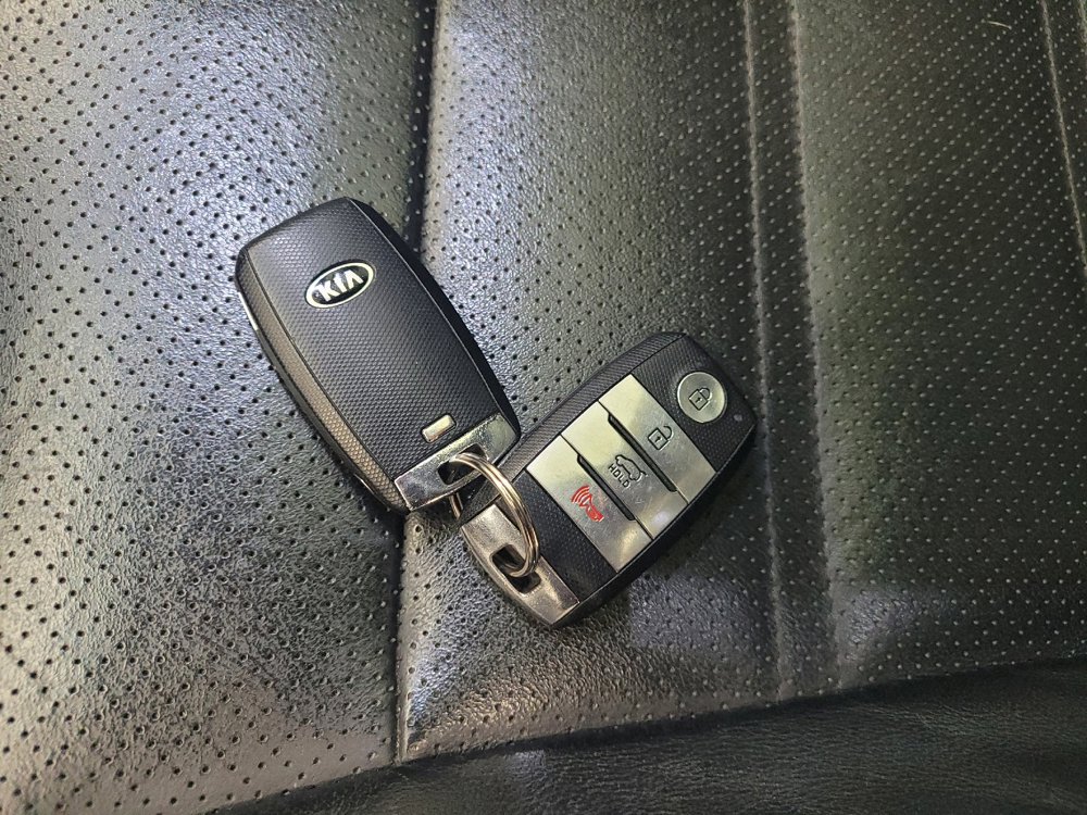 Used 2019 Kia Sorento EX image 32