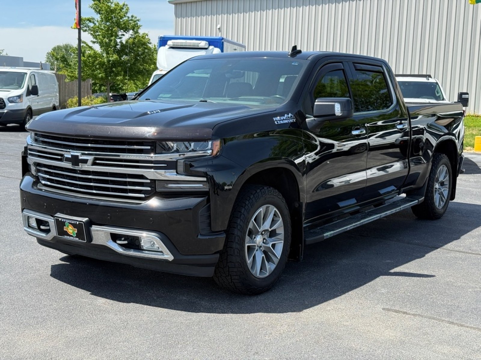 Used 2019 Chevrolet Silverado 1500 High Country w/ Technology Package AWD/4WD image 4