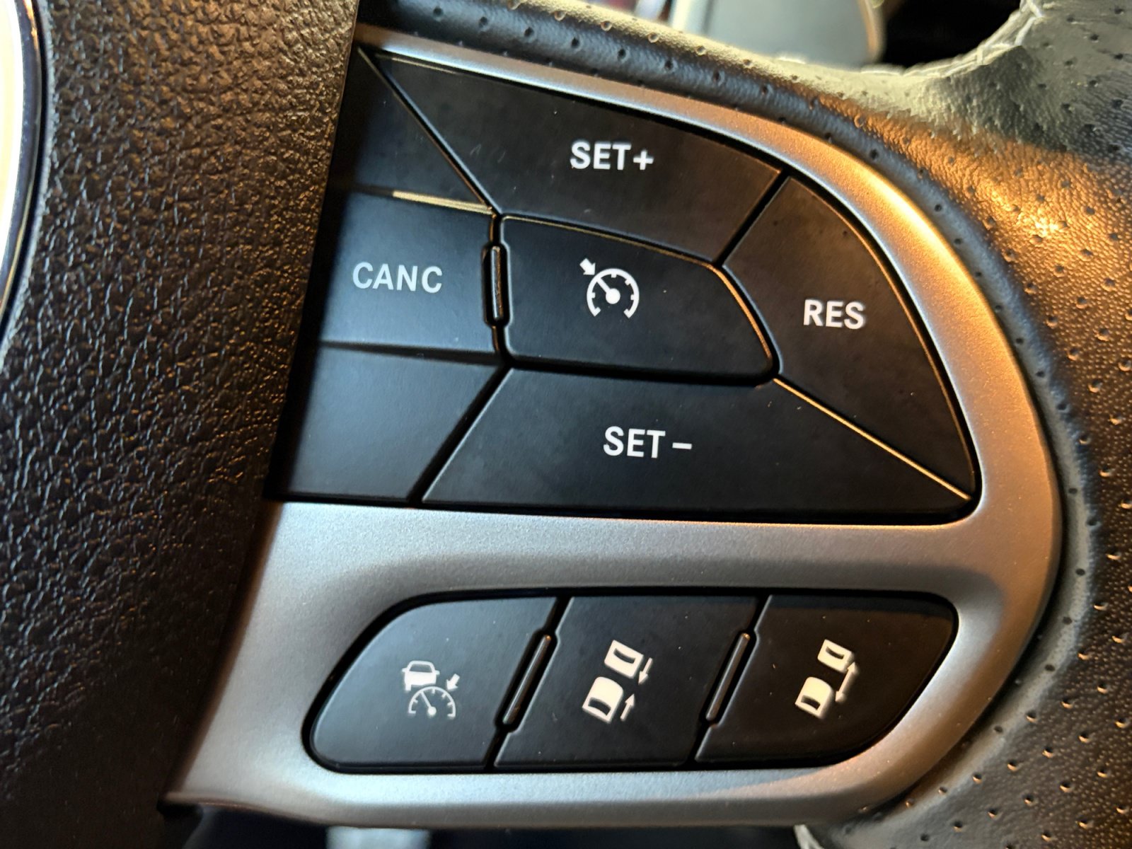 Used 2019 Dodge Challenger SRT Hellcat w/ Plus Package RWD image 18
