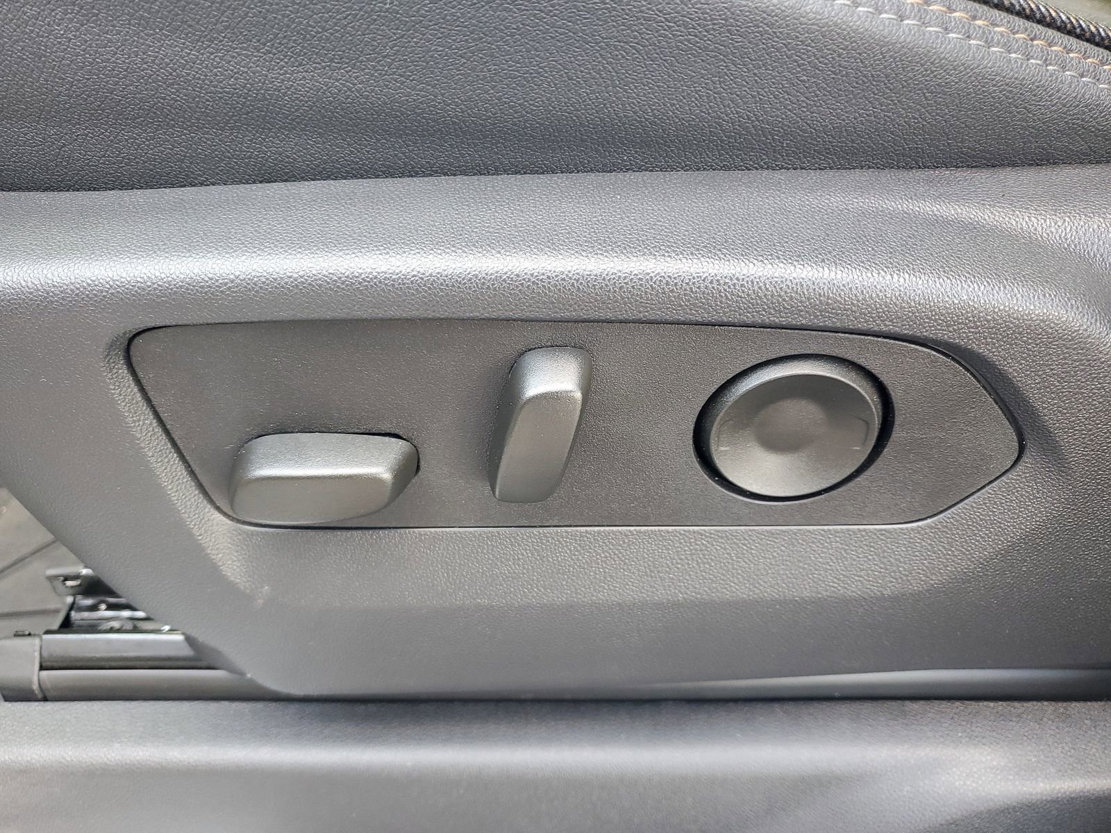 Used 2025 Chevrolet Silverado 1500 High Country image 17