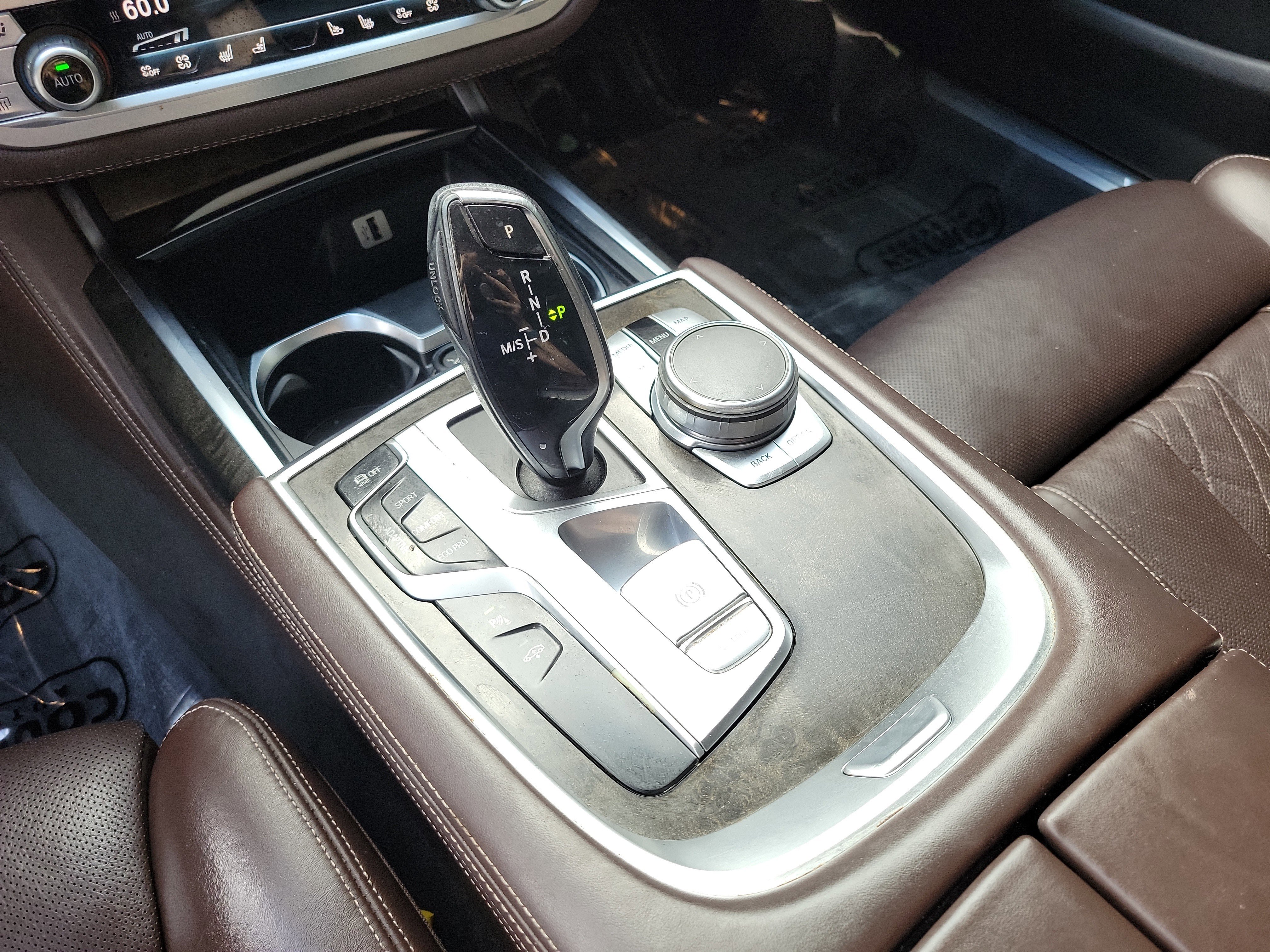 Used 2016 BMW 740i RWD image 13