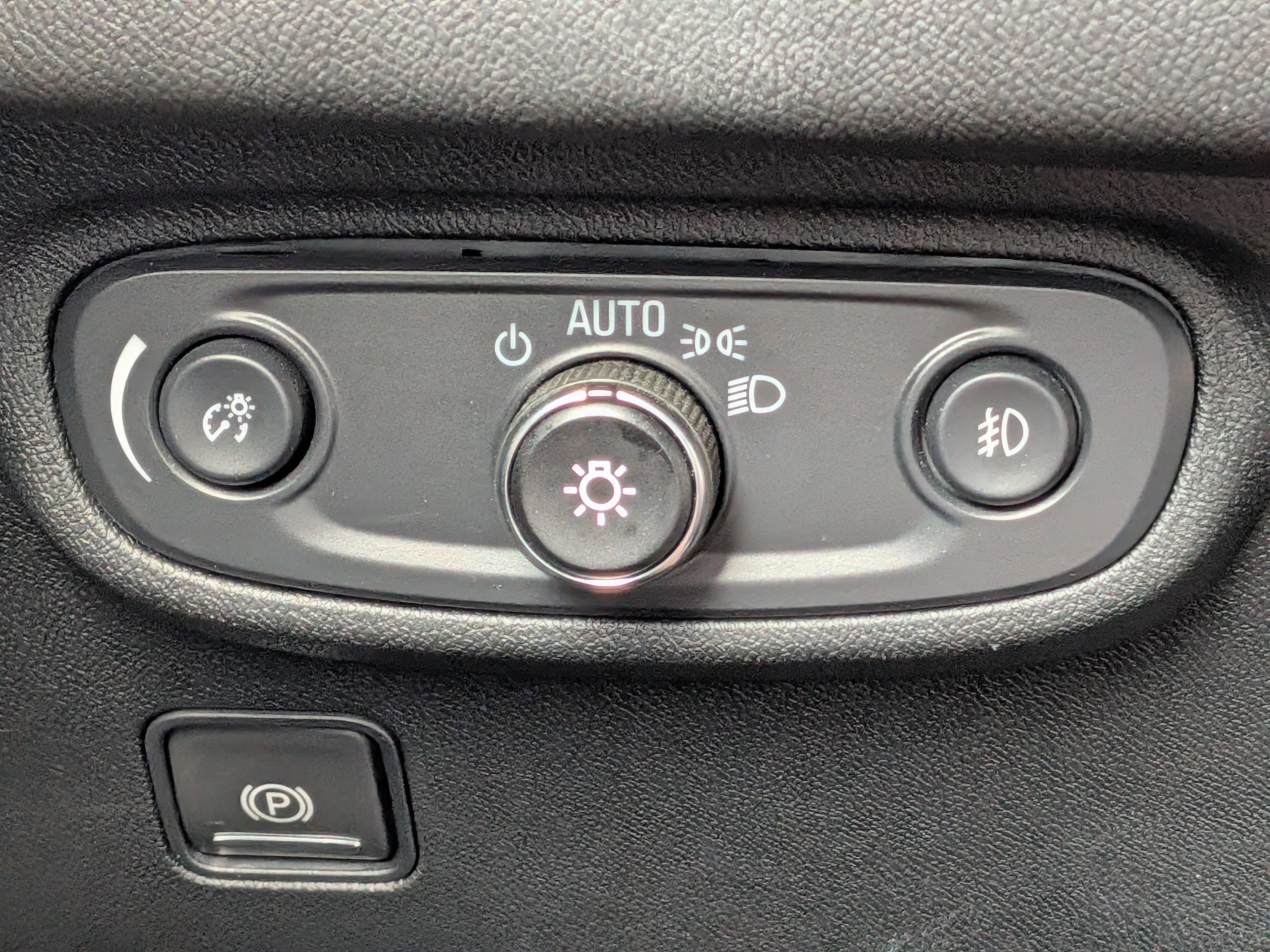Certified 2024 GMC Terrain SLT image 25