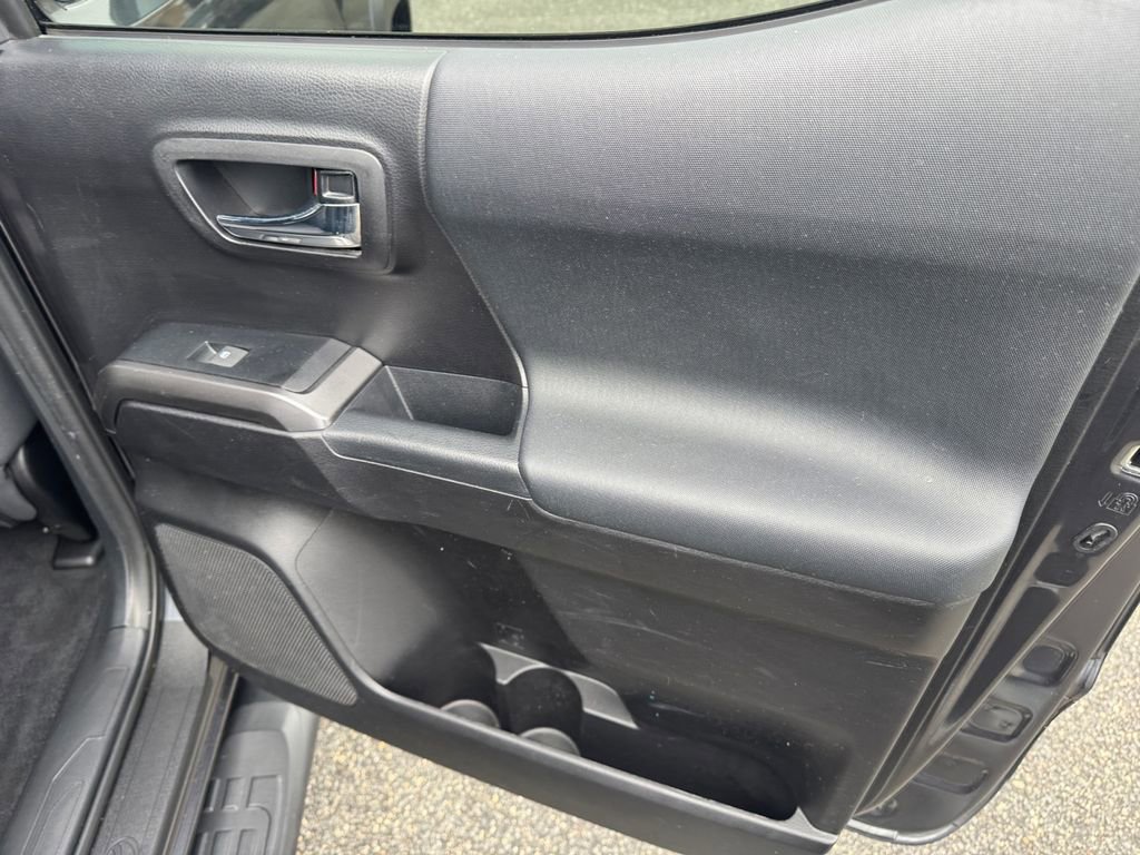 Used 2020 Toyota Tacoma TRD Off-Road image 21