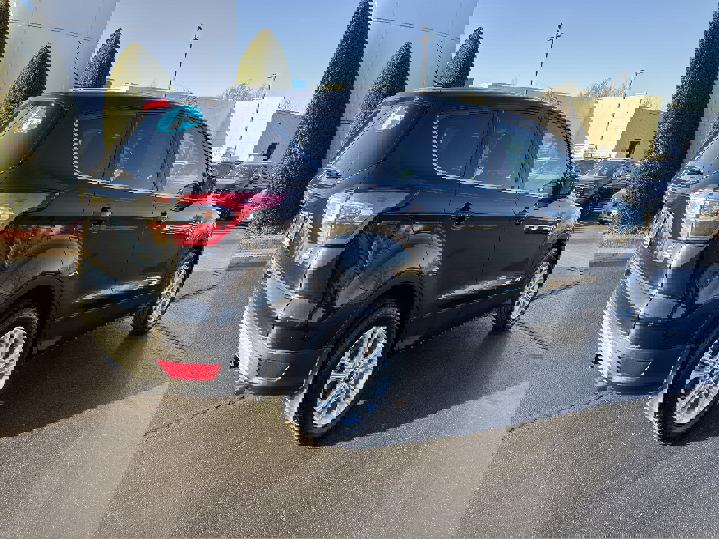 Used 2017 Ford Escape SE image 4