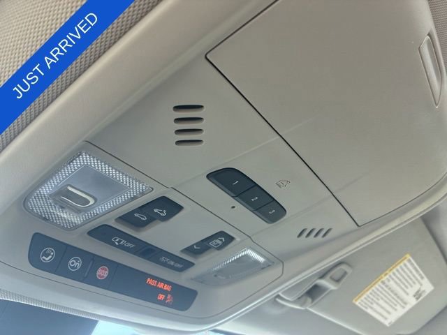 Used 2020 GMC Terrain Denali w/ Denali Premium Package FWD image 34