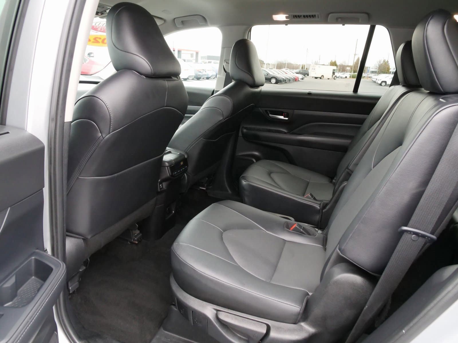 Used 2024 Toyota Grand Highlander XLE image 14