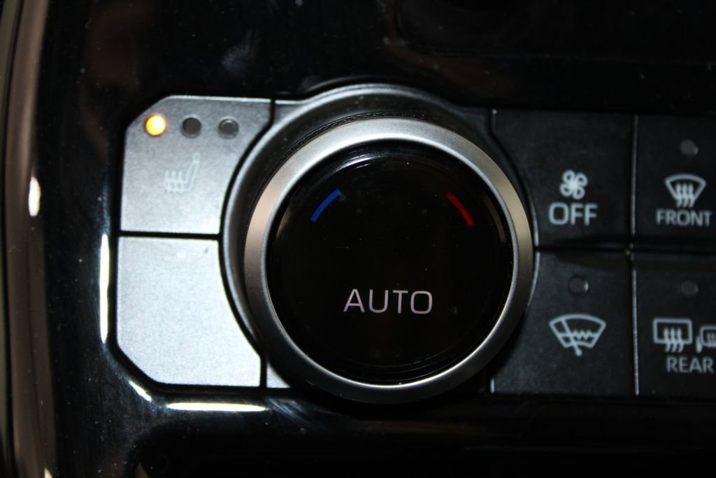 Used 2025 Toyota Highlander XSE image 29