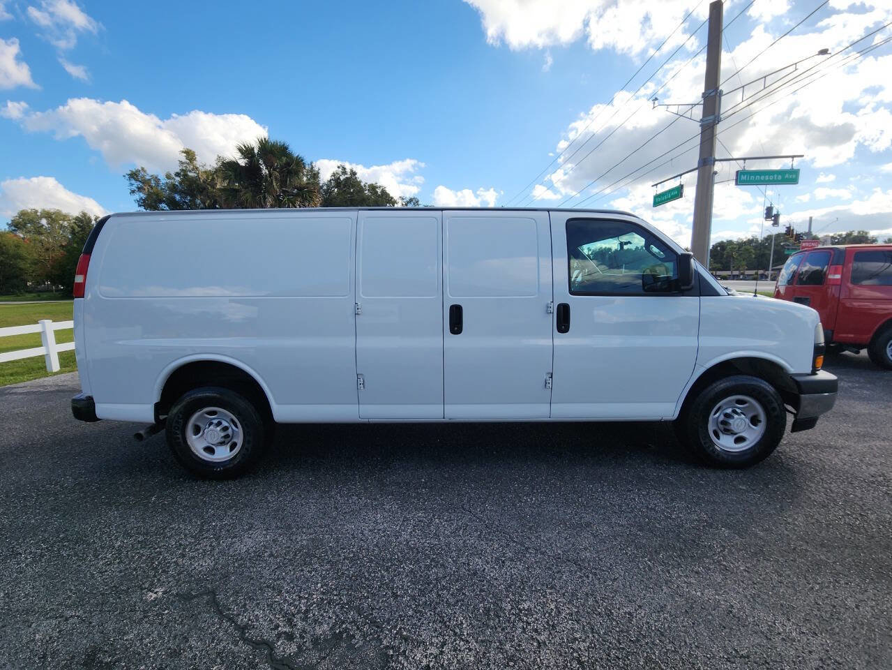 Used 2018 Chevrolet Express 2500 Extended image 7