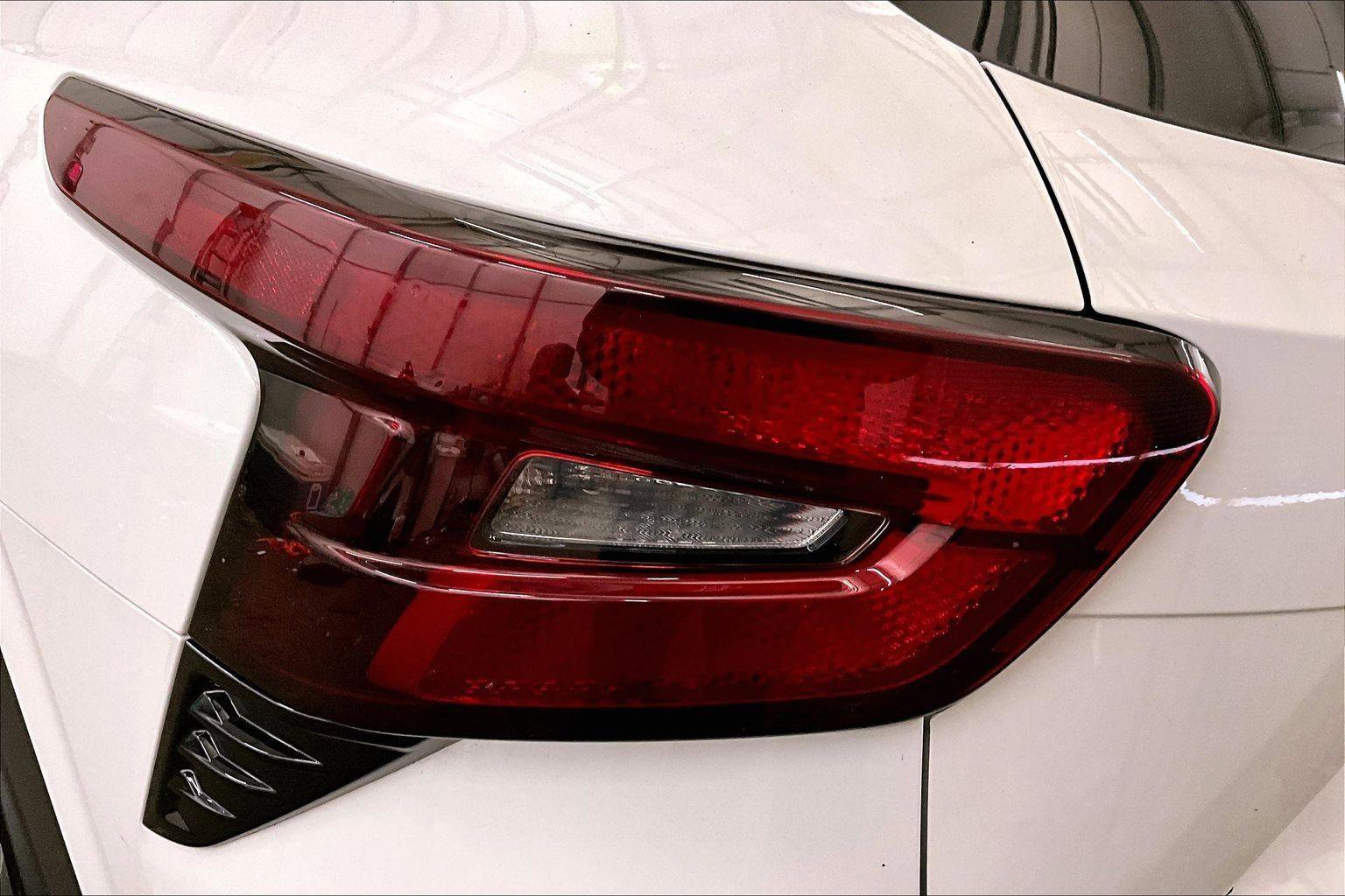 Used 2025 Chevrolet Trax LT w/ LT Convenience Package image 28